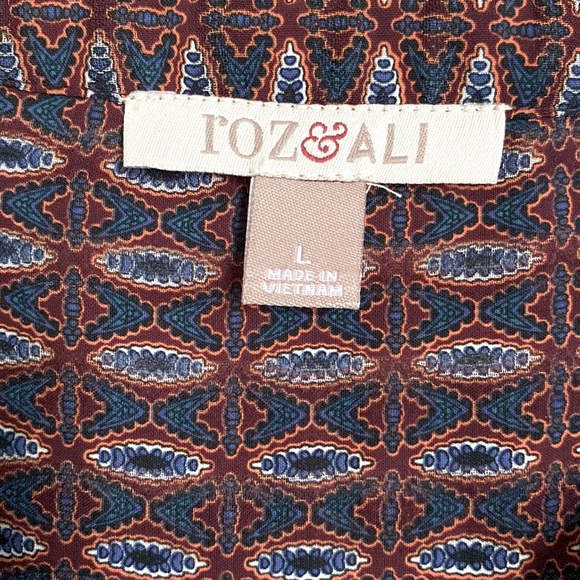 ROZ & ALI Long Sleeve Burgundy and Navy Blouse - Picture 2 of 15